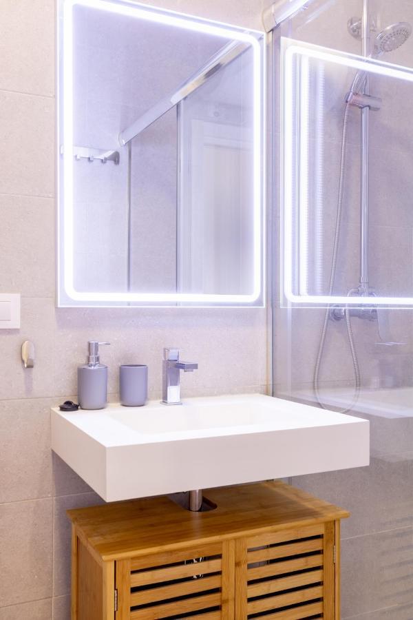 Charming 2 Bedroom Apartment Triana Bridge By Ocityzen Sevilla Exteriér fotografie